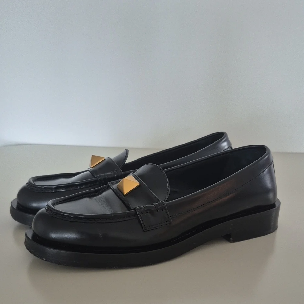 Valentino Garavani Women's Black Leather Loafers with Roman Studs, Size 38 - Picture 9 of 16